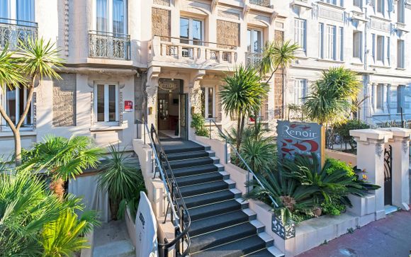 Poussez les portes de l'Hôtel Renoir 4*