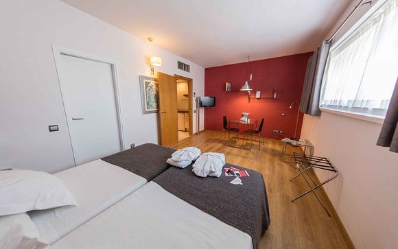 Poussez les portes de l'Aparthotel Atenea Barcelona 4* et de l'hôtel Caribe PortAventura 4*