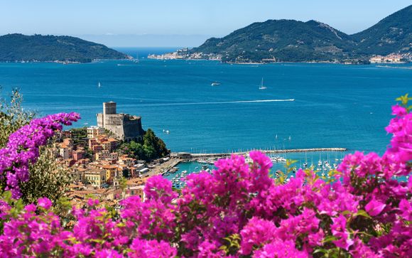 Viaggio in barca di andata e ritorno da Porto Venere a Lerici con aperitivo a Lerici
