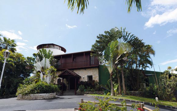 L'Hotel L'Auberge de la Vieille Tour 4*