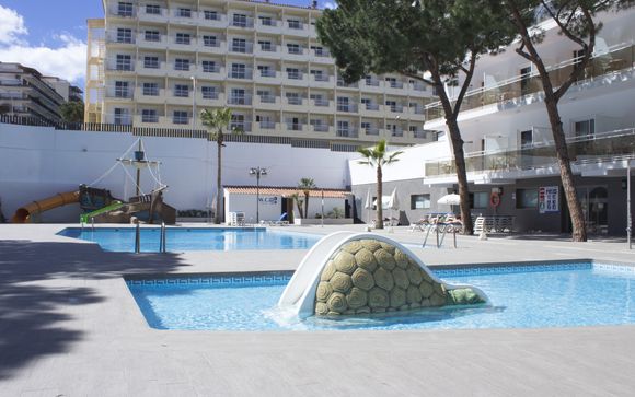 Oasis Park Hotel 4*