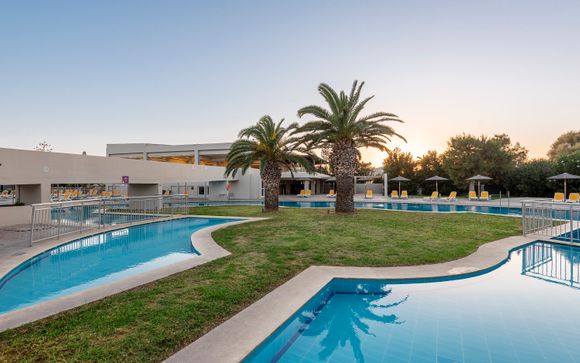 E-GEO Easy Living Resort 4*