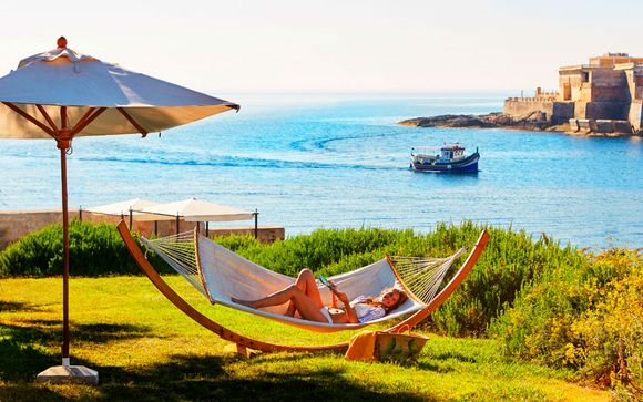Hotel Corinthia St. George's Bay 5*