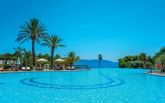 Moderno 5* all inclusive con spiaggia privata