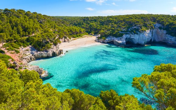 Comfort e relax a due passi dalla spiaggia di Cala Blanca