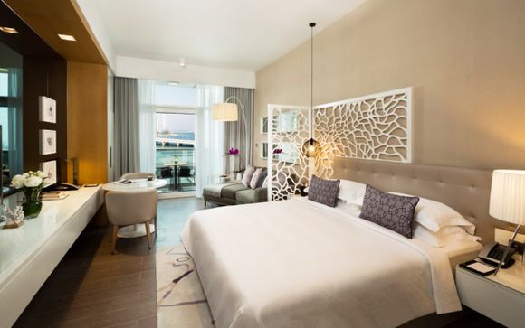 Beach Rotana Residences 5*