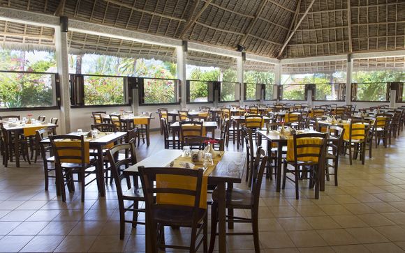 L'Uroa Bay Beach Resort 4*