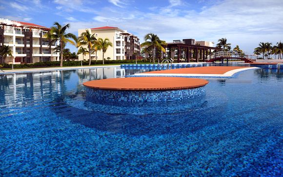 Mareazul Beach Family CondoHotel 4*