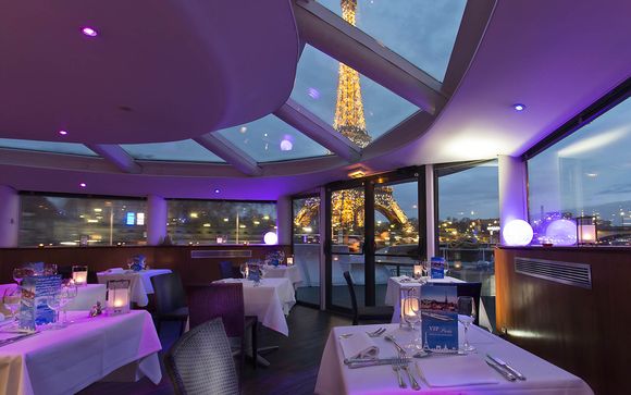 Parigi vista dalla Senna navigando a bordo di un hotel 4*