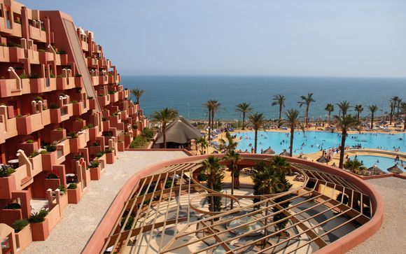 Holiday World Village Hotel 4*