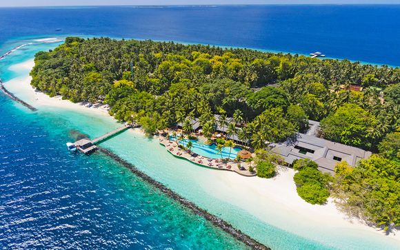 Royal Island Resort & Spa 5*