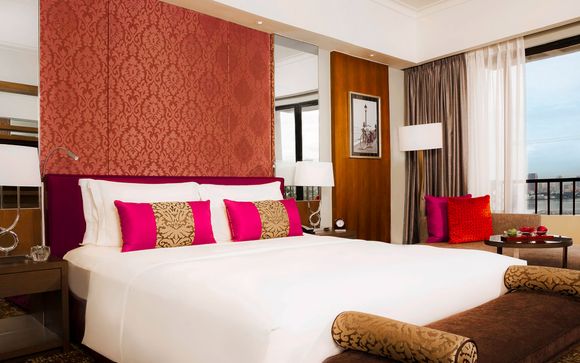 Sofitel Philippine Plaza Hotel 5* in Manilla