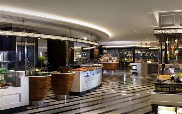 Sofitel Philippine Plaza Hotel 5* in Manilla