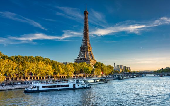 1-hour Seine river cruise (for 2-night stays)