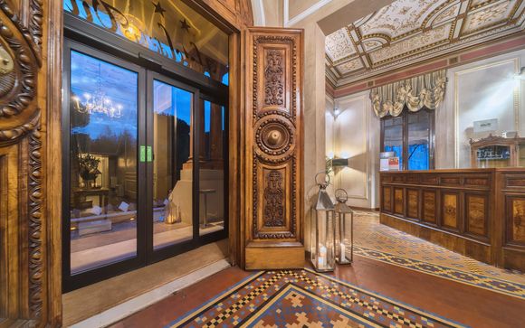 Hotel De La Ville 4*