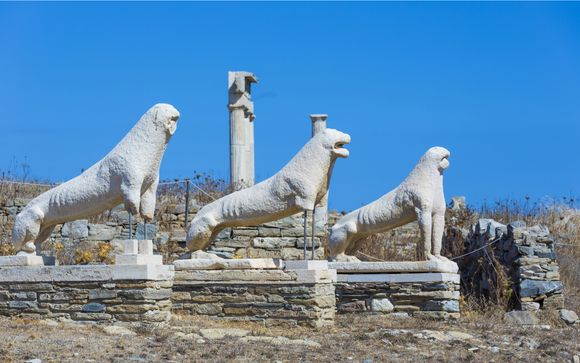 Visit to the archaeological site of Delos (Stays of 7 nights only)