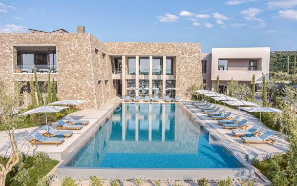 W Costa Navarino 5*