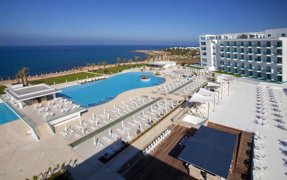 King Evelthon Beach Hotel Resort 5*