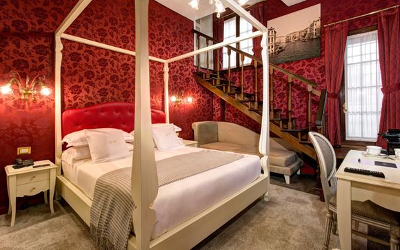 Opulent Hotel Overlooking the Grand Canal