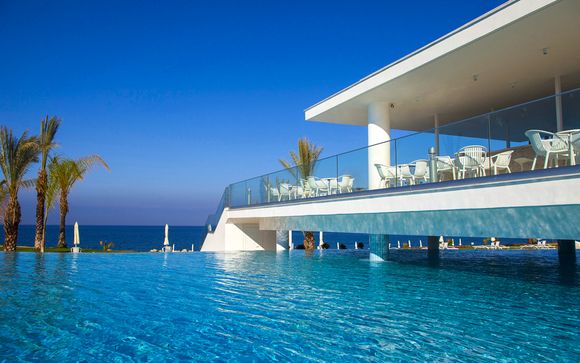 King Evelthon Beach Hotel Resort 5*