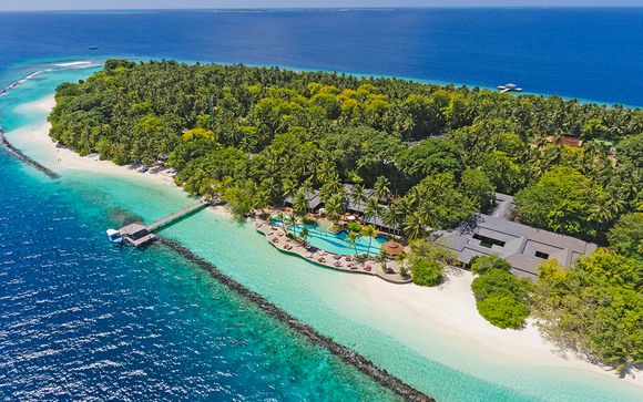 Royal Island Resort & Spa 5*