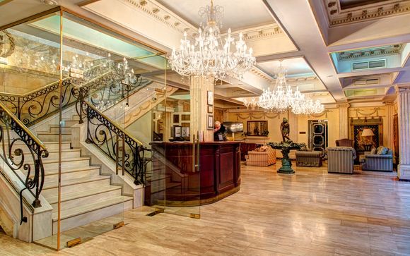 Perfectly Located Luxury on Vladimirsky Prospekt