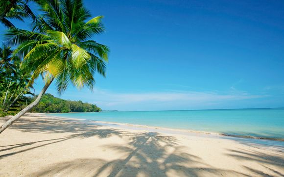 Rembrandt Hotel 4*, X2 Vibe Chiang Hotel 4* & Centara Seaview Resort 4*